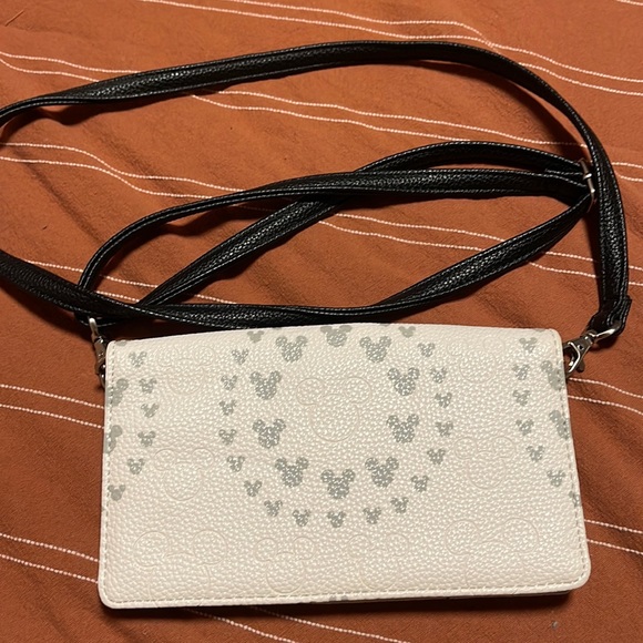 Disney wallet/crossbody - Picture 2 of 5